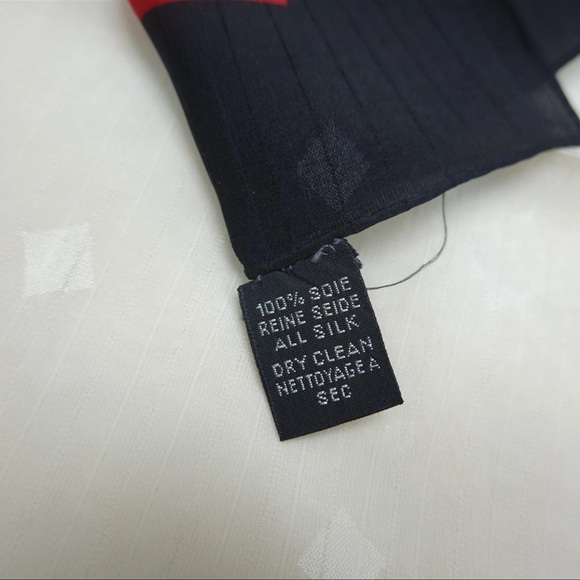 GIVENCHY Green Flower Jacquard Silk Scarf Scarves 33 X 34.5" P109 - Picture 6 of 7